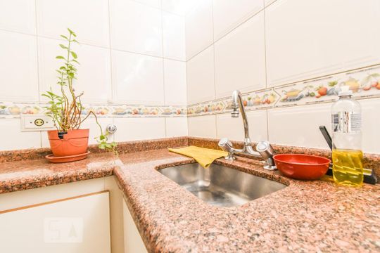 Cozinha de apartamento para alugar com 2 quartos, 70m² em Paraíso, São Paulo