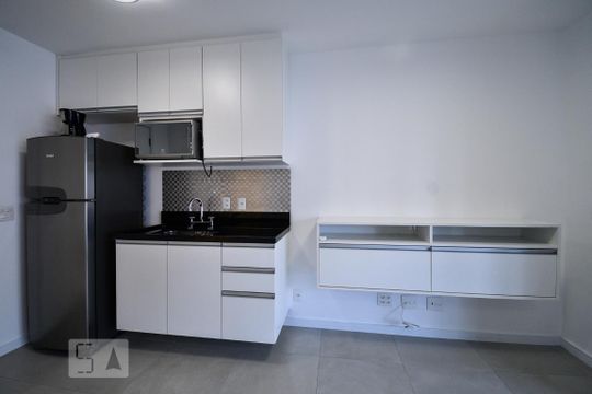 Studio de kitnet/studio para alugar com 1 quarto, 31m² em Sumarezinho, São Paulo