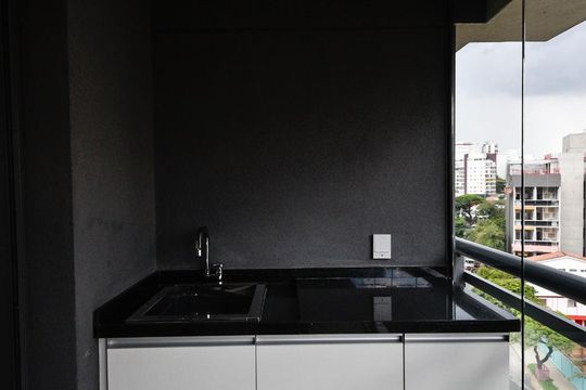 Varanda de kitnet/studio para alugar com 1 quarto, 31m² em Sumarezinho, São Paulo