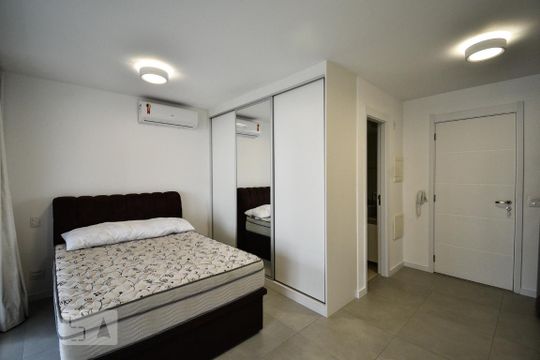 Studio de kitnet/studio para alugar com 1 quarto, 31m² em Sumarezinho, São Paulo