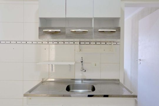 Sala/Cozinha de kitnet/studio para alugar com 1 quarto, 30m² em Vila Monumento, São Paulo