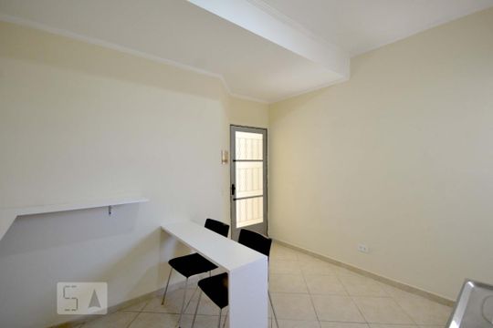 Sala/Cozinha de kitnet/studio para alugar com 1 quarto, 30m² em Vila Monumento, São Paulo