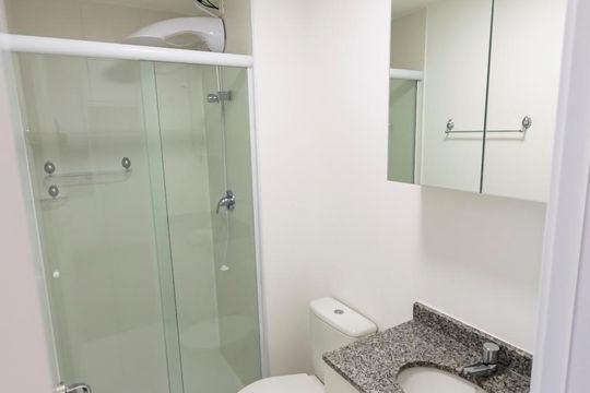 Banheiro de kitnet/studio à venda com 1 quarto, 28m² em Liberdade, São Paulo