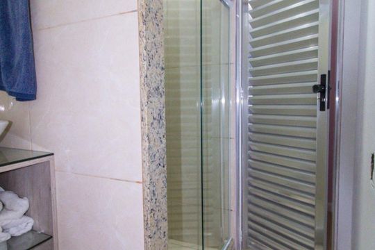 Casa Principal - Banheiro 1 de casa à venda com 6 quartos, 200m² em Braz de Pina, Rio de Janeiro
