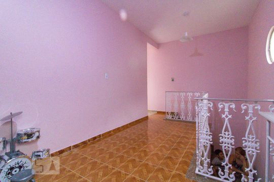 Casa Principal - Saleta de casa à venda com 6 quartos, 200m² em Braz de Pina, Rio de Janeiro