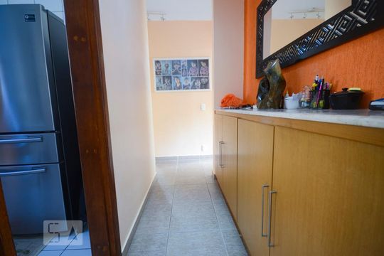 Corredor de apartamento à venda com 3 quartos, 114m² em Santa Rosa, Niterói