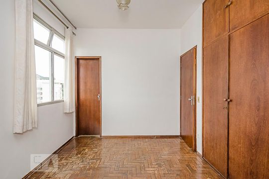 Suíte de apartamento à venda com 3 quartos, 90m² em Coracao de Jesus, Belo Horizonte