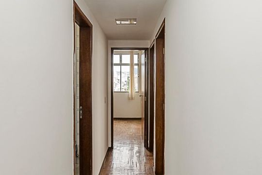 Corredor de apartamento à venda com 3 quartos, 90m² em Coracao de Jesus, Belo Horizonte