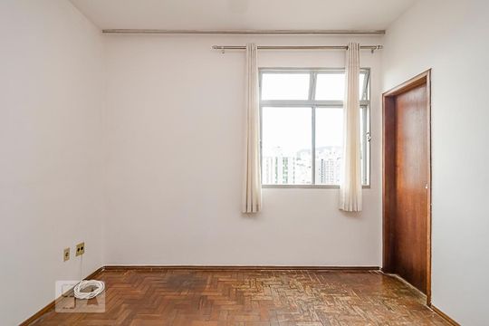 Suíte de apartamento à venda com 3 quartos, 90m² em Coracao de Jesus, Belo Horizonte