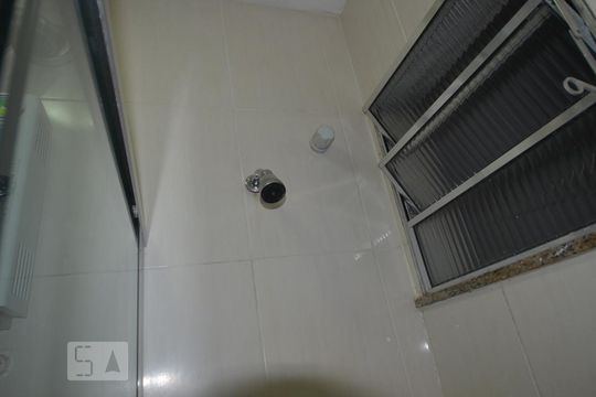 Banheiro de apartamento para alugar com 1 quarto, 50m² em Flamengo, Rio de Janeiro