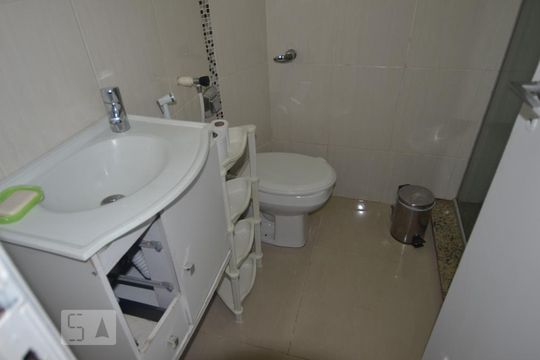 Banheiro de apartamento para alugar com 1 quarto, 50m² em Flamengo, Rio de Janeiro
