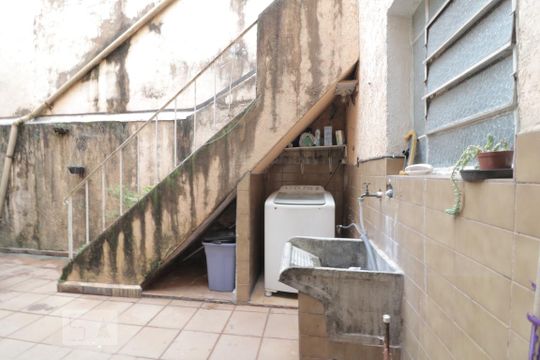 Area de serviço  de casa à venda com 3 quartos, 150m² em Vila Invernada, São Paulo