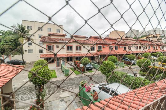 Vista do Quarto 2 de casa de condomínio para alugar com 2 quartos, 90m² em Freguesia (jacarepaguá), Rio de Janeiro
