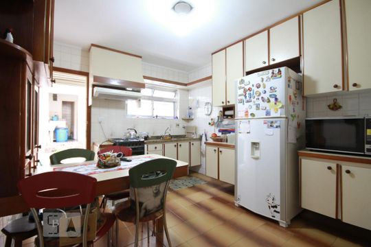 Cozinha de casa à venda com 2 quartos, 110m² em Bosque da Saúde, São Paulo
