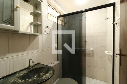 Banheiro de apartamento à venda com 2 quartos, 55m² em Santa Teresinha, Santo André
