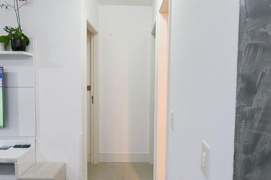 Corredor de apartamento à venda com 3 quartos, 60m² em Vila Carrão, São Paulo