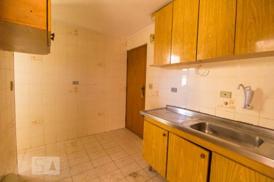 Cozinha de apartamento para alugar com 3 quartos, 80m² em Parque São Domingos, São Paulo