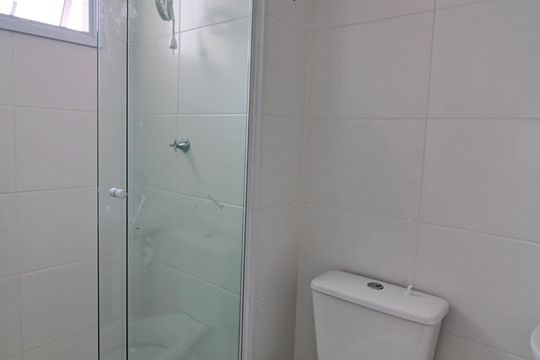 Banheiro de apartamento para alugar com 2 quartos, 40m² em Paraíso do Morumbi, São Paulo