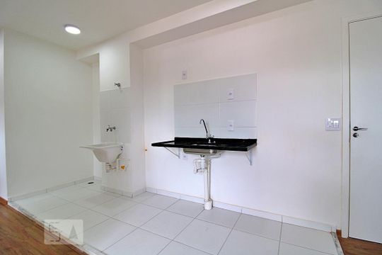 Cozinha de apartamento para alugar com 2 quartos, 40m² em Paraíso do Morumbi, São Paulo