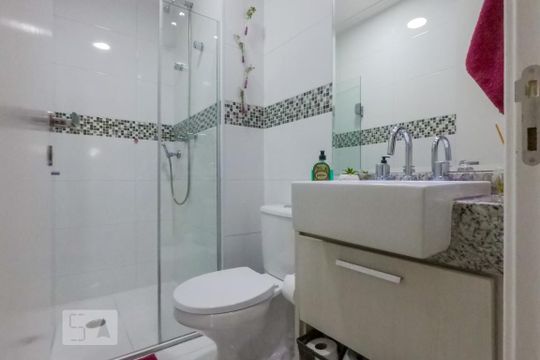 Banheiro de apartamento para alugar com 2 quartos, 59m² em Vila Vera, São Paulo