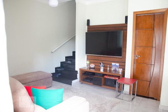 Casa para alugar com 2 quartos, 120m² em Vila Medeiros, São Paulo