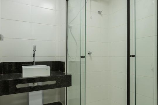 Banheiro de apartamento para alugar com 1 quarto, 25m² em Bela Vista, São Paulo