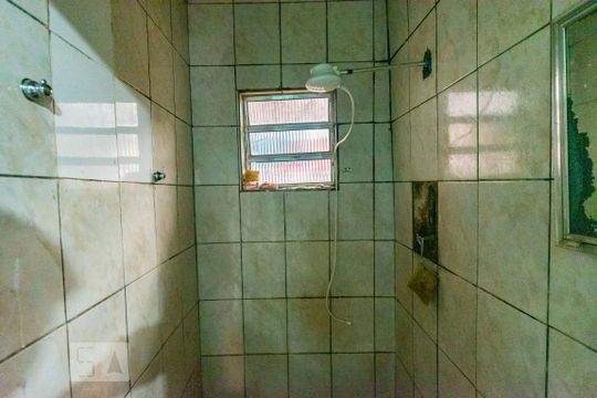 Chuveiro  de casa à venda com 2 quartos, 245m² em Jardim Utinga, Santo André