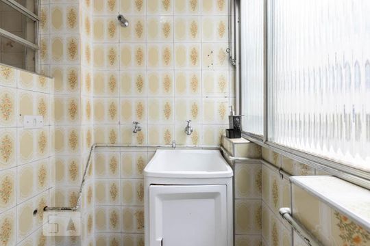 Area de Serviço de apartamento para alugar com 2 quartos, 55m² em Itaim Bibi, São Paulo