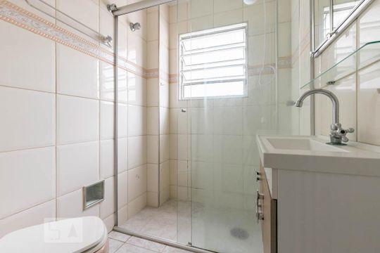 Banheiro de apartamento para alugar com 2 quartos, 55m² em Itaim Bibi, São Paulo