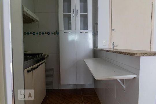 Cozinha de apartamento para alugar com 1 quarto, 40m² em Bela Vista, São Paulo