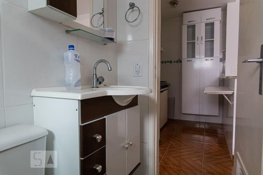 Banheiro de apartamento para alugar com 1 quarto, 40m² em Bela Vista, São Paulo
