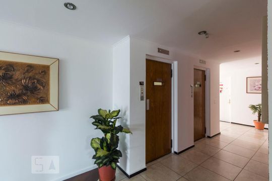 Hall social de apartamento à venda com 2 quartos, 70m² em Vila Alexandria, São Paulo
