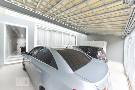 Garagem de casa à venda com 3 quartos, 280m² em Nova Petrópolis, São Bernardo do Campo