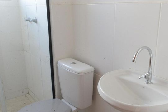 Banheiro de apartamento para alugar com 2 quartos, 42m² em Igara, Canoas