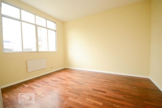 Quarto 1 de apartamento para alugar com 2 quartos, 70m² em Santa Rosa, Niterói