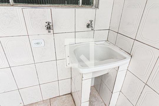 Área de Serviço de casa para alugar com 2 quartos, 120m² em Vila Pierina, São Paulo