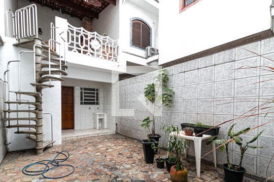 Quintal de casa para alugar com 2 quartos, 120m² em Vila Pierina, São Paulo