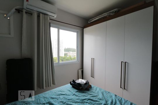 Quarto suite 1 de apartamento para alugar com 2 quartos, 75m² em Jacarepaguá, Rio de Janeiro