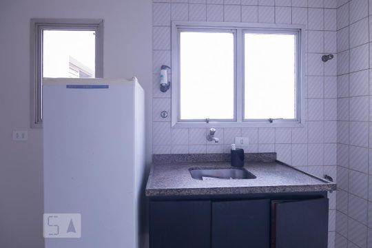 Cozinha de apartamento para alugar com 1 quarto, 30m² em Campos Elíseos, São Paulo