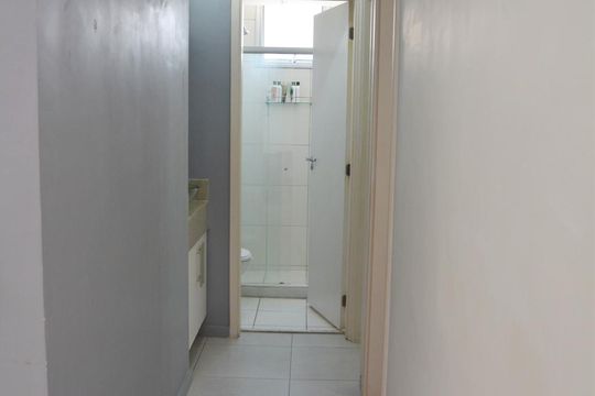 Corredor de apartamento à venda com 2 quartos, 52m² em Taquara, Rio de Janeiro