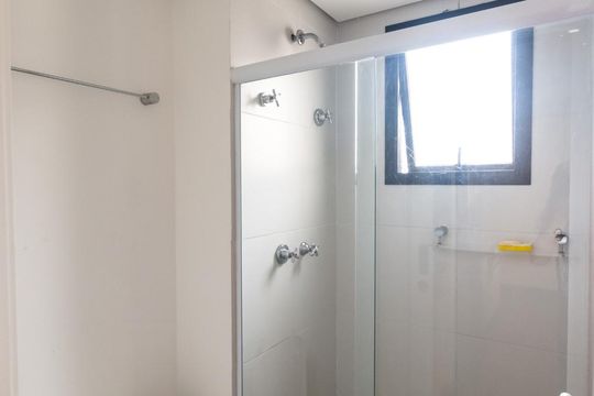 Banheiro de kitnet/studio para alugar com 1 quarto, 35m² em Jardim Paulista, São Paulo
