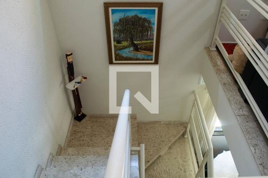 Hall escadas de casa à venda com 3 quartos, 200m² em Tucuruvi, São Paulo