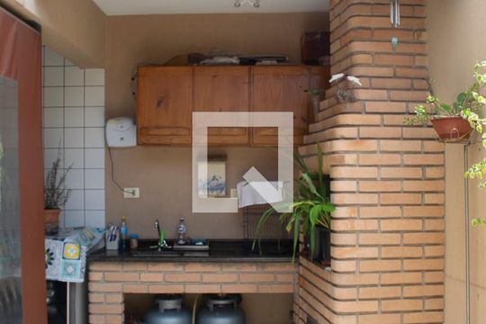 Quintal de casa à venda com 3 quartos, 200m² em Tucuruvi, São Paulo