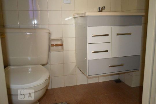 Banheiro de apartamento à venda com 2 quartos, 61m² em Fonseca, Niterói