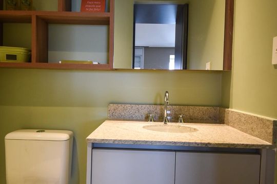 Banheiro de kitnet/studio para alugar com 1 quarto, 37m² em Jardim Paulistano, São Paulo