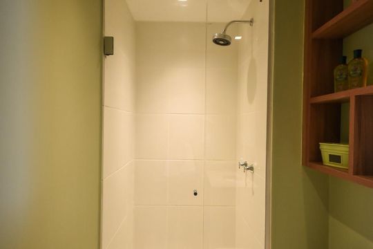 Banheiro de kitnet/studio para alugar com 1 quarto, 37m² em Jardim Paulistano, São Paulo