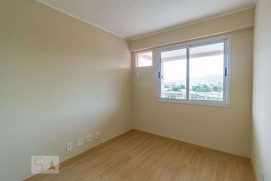 Quarto 1 de apartamento à venda com 3 quartos, 179m² em Taquara, Rio de Janeiro
