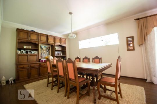 sala de casa para alugar com 3 quartos, 250m² em Jardim Leonor, Campinas
