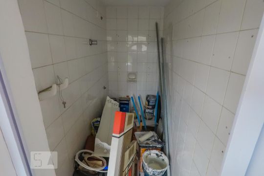 Banheiro de Serviço de apartamento à venda com 3 quartos, 60m² em Vila Moraes, São Paulo