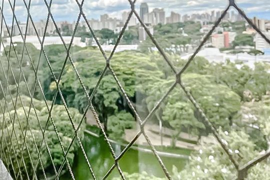 Vista de apartamento à venda com 2 quartos, 93m² em Centro, Curitiba